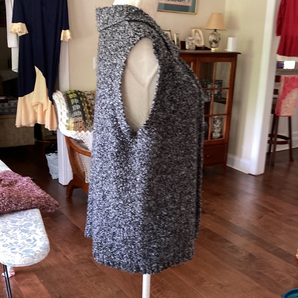 Sweater Vest Bundle - Picture 9 of 13